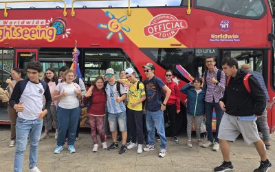 Vamos en la guagua turística