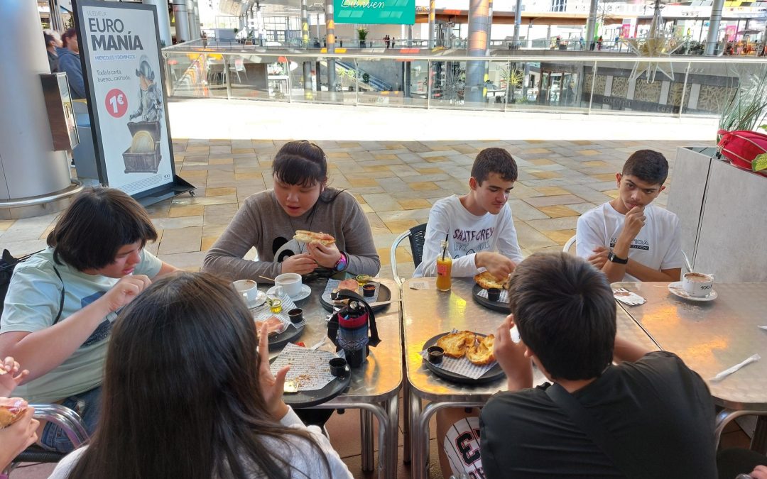 Desayuno en el C.C. Alisios