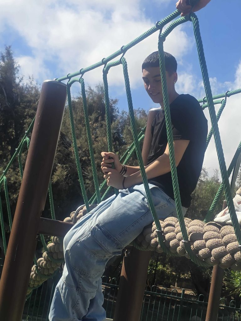 20251030_120900-768x1024